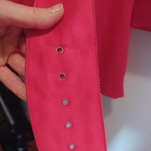 Show-Stopping and Satiny Smooth! - Picture 10 of 15